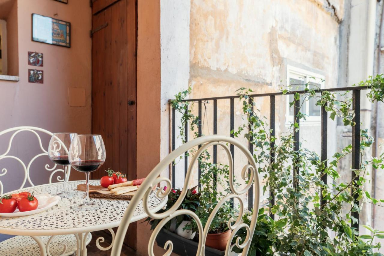 Domus Quiritum Charming, Appartamento D'Epoca A Campo De' Fiori Rome Exterior photo