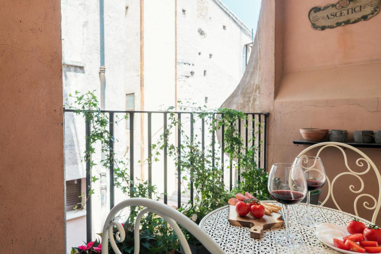 Domus Quiritum Charming, Appartamento D'Epoca A Campo De' Fiori Rome Exterior photo