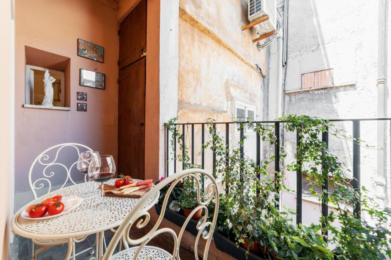 Domus Quiritum Charming, Appartamento D'Epoca A Campo De' Fiori Rome Exterior photo